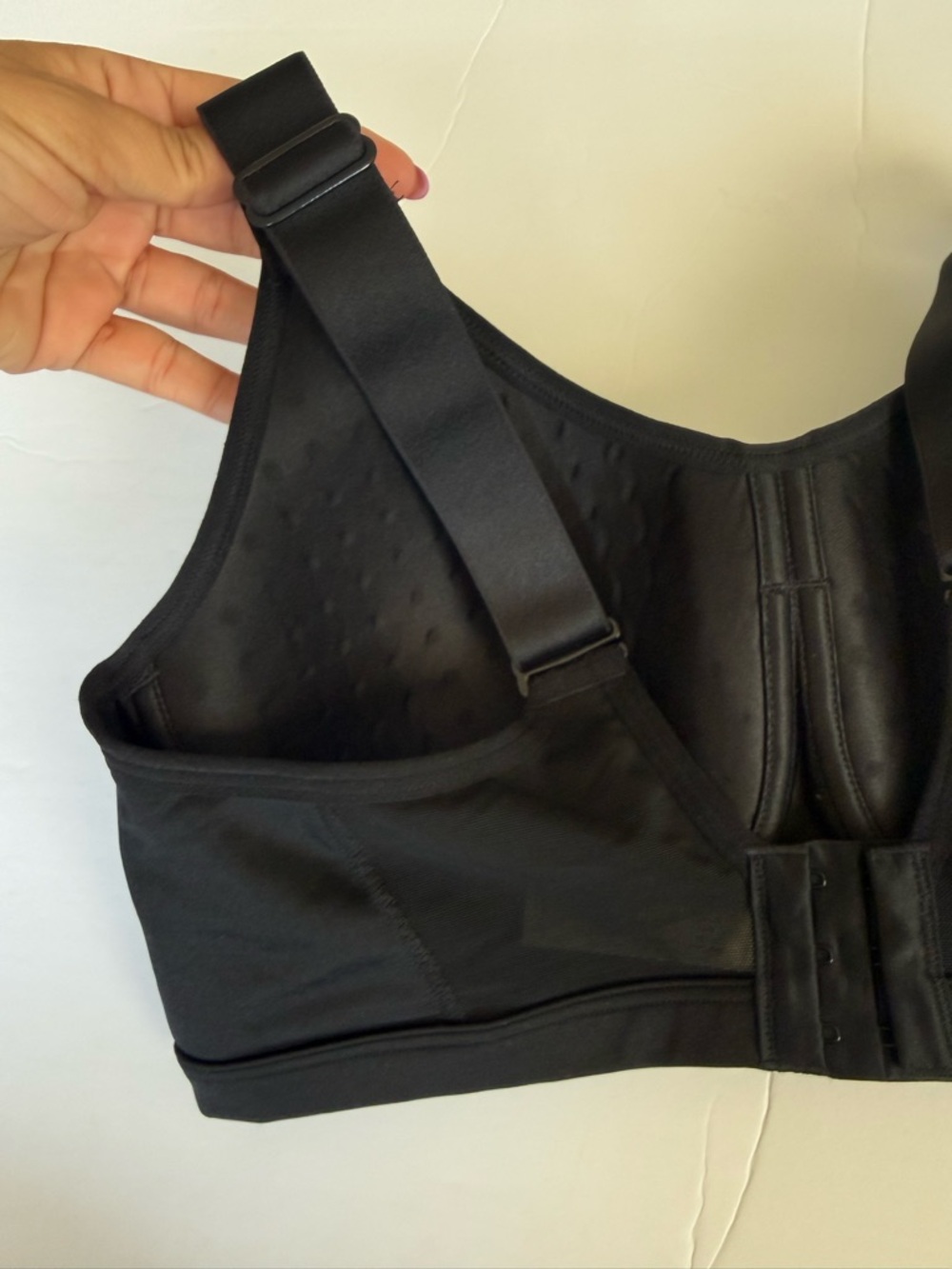 Livi Active Black High-Support Sports Bra - Picture 4 of 7